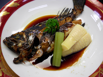 焚合せ一例　～大きな瞳の春告魚・メバルの煮付～