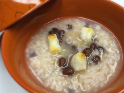 小豆の色は厄除けの赤色。小豆粥で無病息災を願う！