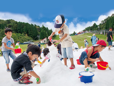 六甲山で涼しい夏を楽しもう！ 「真夏の雪まつり」