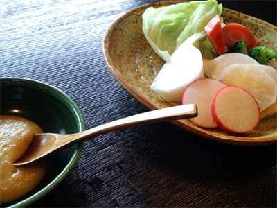 天神山仁木家で素朴な味わいの山里料理を楽しむ